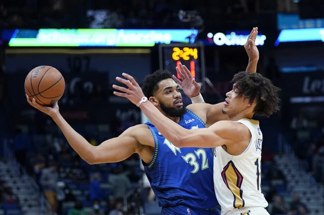  唐斯三分绝杀森林狼，爱德华兹空砍40分难救森林狼